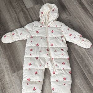 Old Navy snowsuit bunting cream baby girls 12-18 months puffer sledding winter